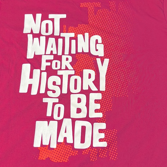 🆕Not Waiting for History to Be Made Graphic Crew Neck Screen Print Tee - NWT - Picture 2 of 4